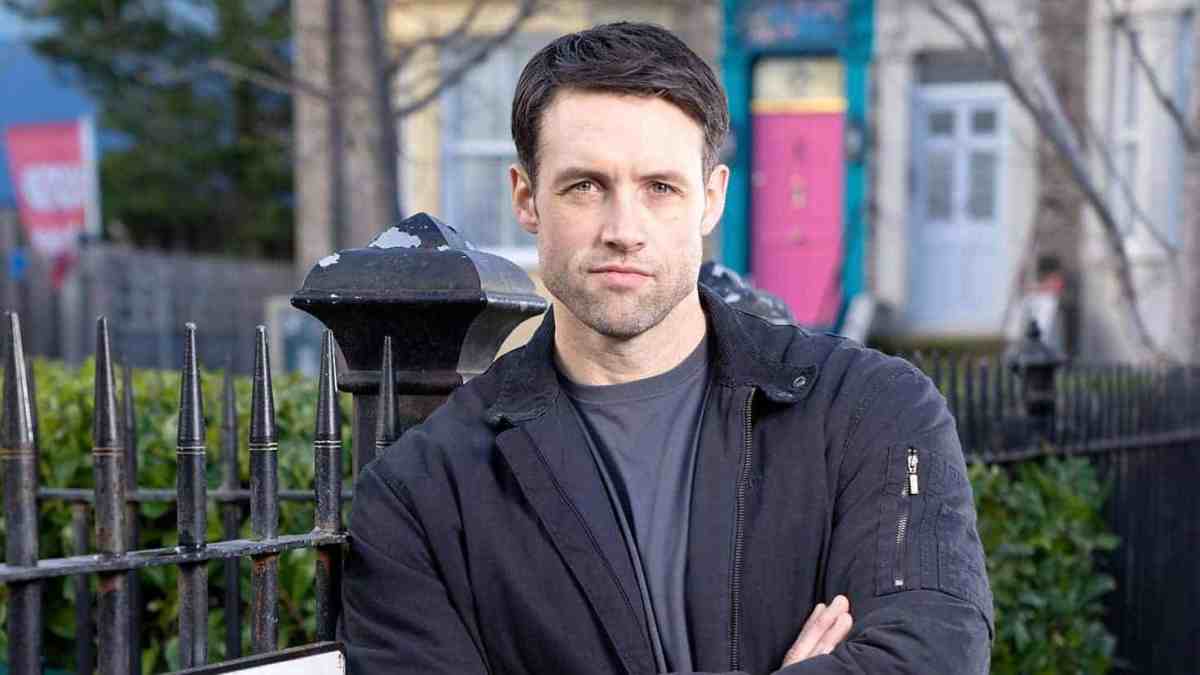 Mark Fowler Jr Returns To Walford